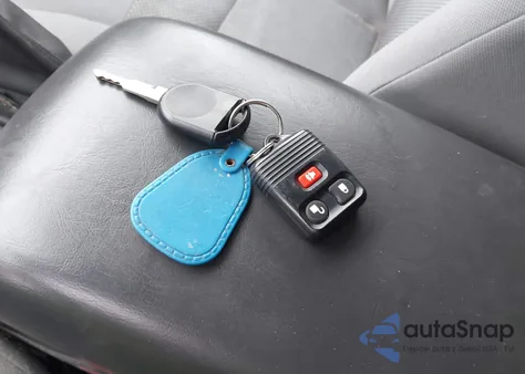 2005 Ford Escape Xlt from USA, damaged, VIN 1FMYU931X5KE09534